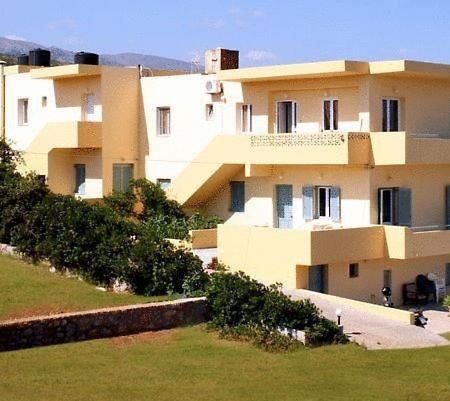 Nautilus Apartments Sisi Exterior photo